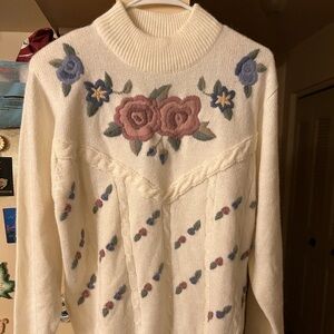 Alfred Dunner vintage women’s size medium fuzzy sweater